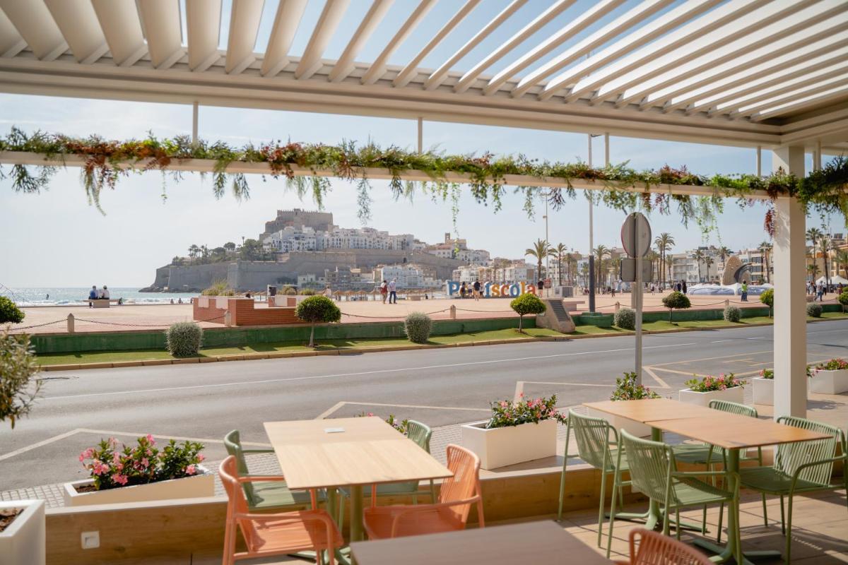 Un restaurante o sitio para comer en Hotel RH Portocristo & Wellness
