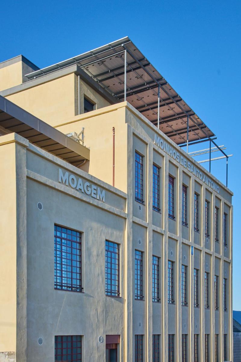 O edifício onde o hotel está situado