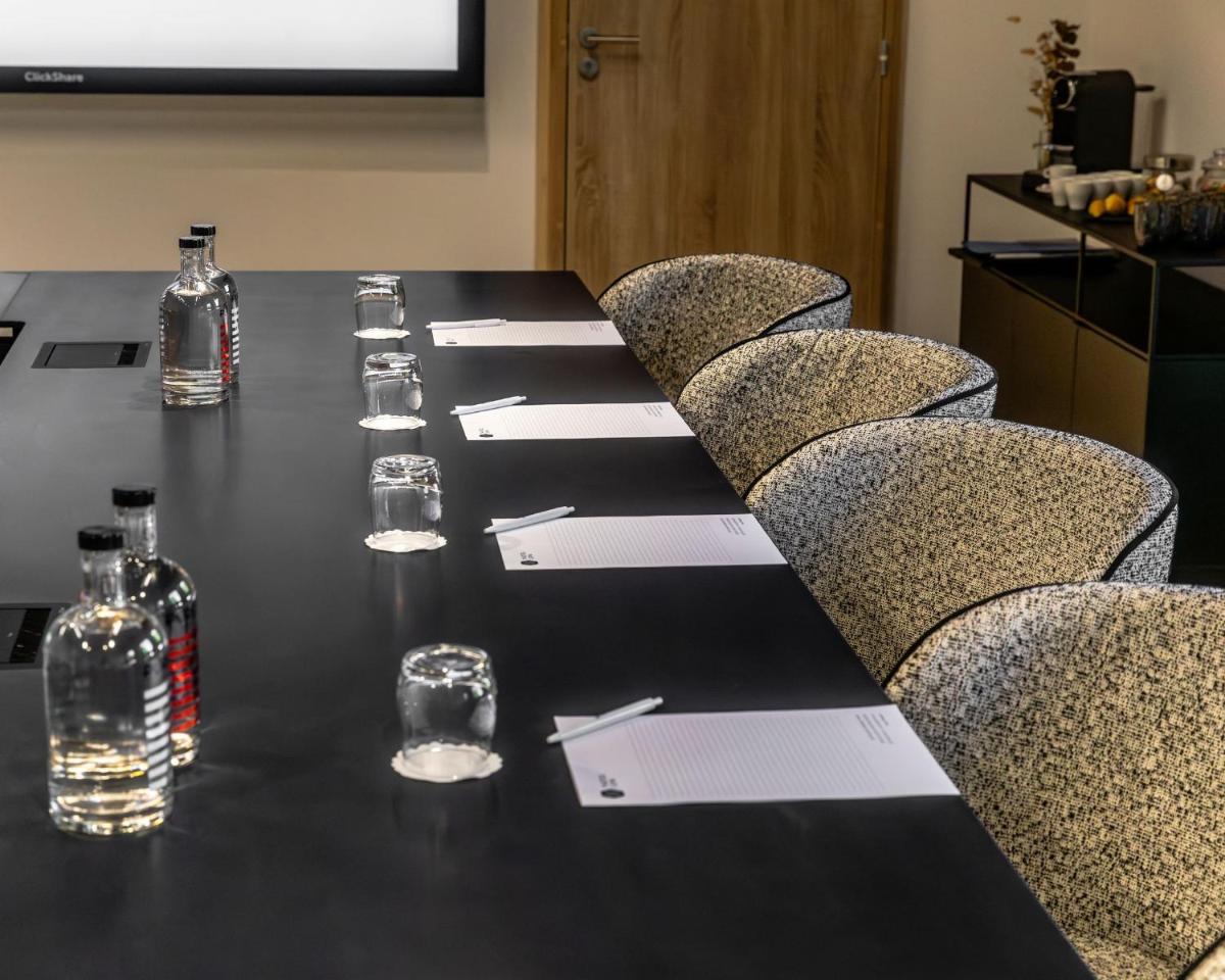 Espace de conférence ou salle de réunion dans l'établissement 7Hotel&Spa