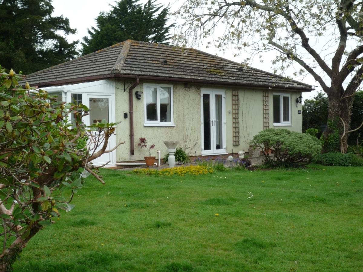 Oxton Cottage - Housity