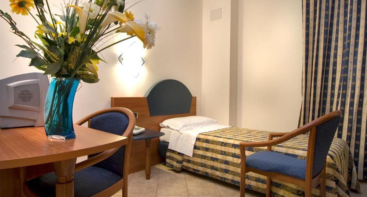 Hotel Marconi - Housity