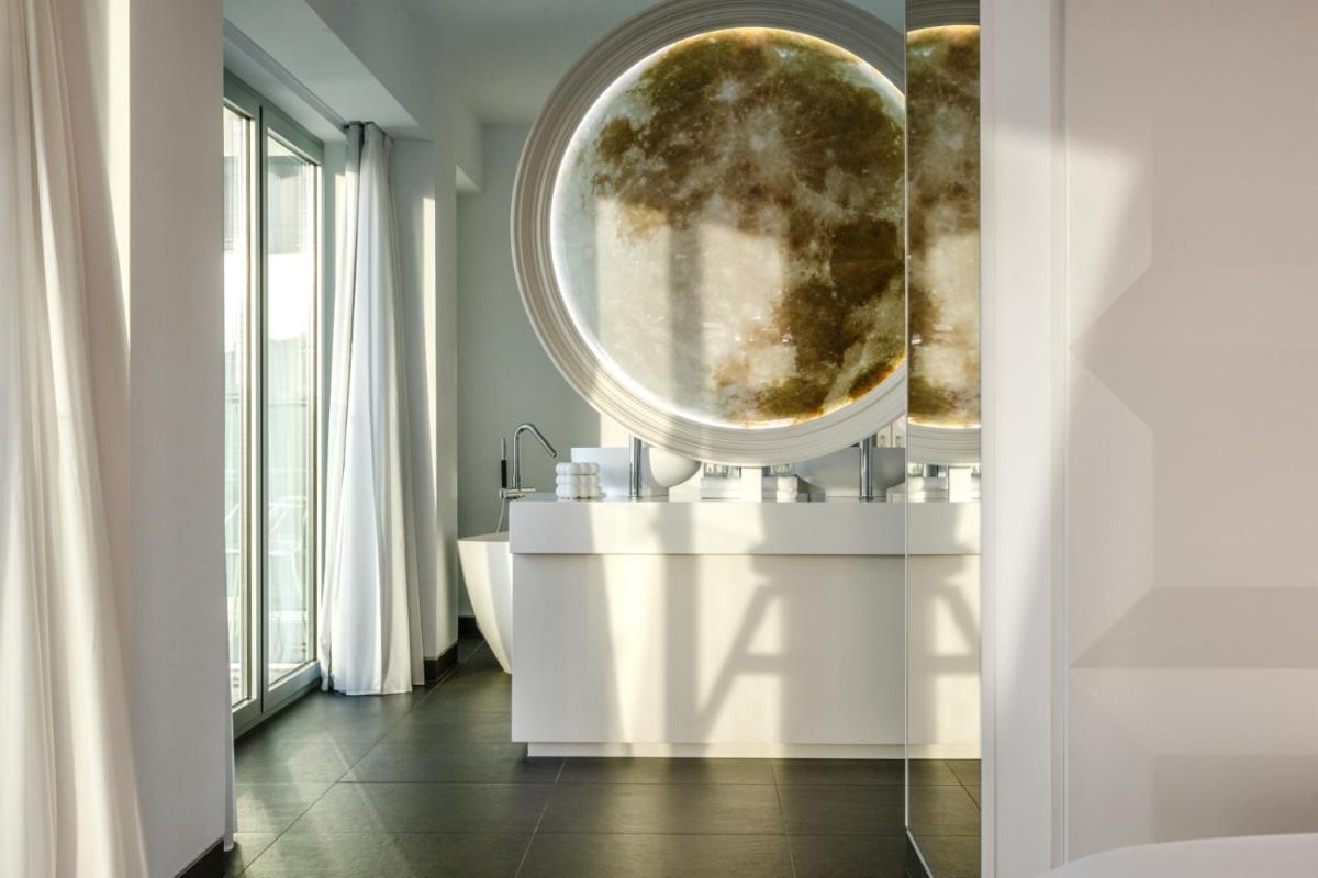 Un baño de The Donna Portals