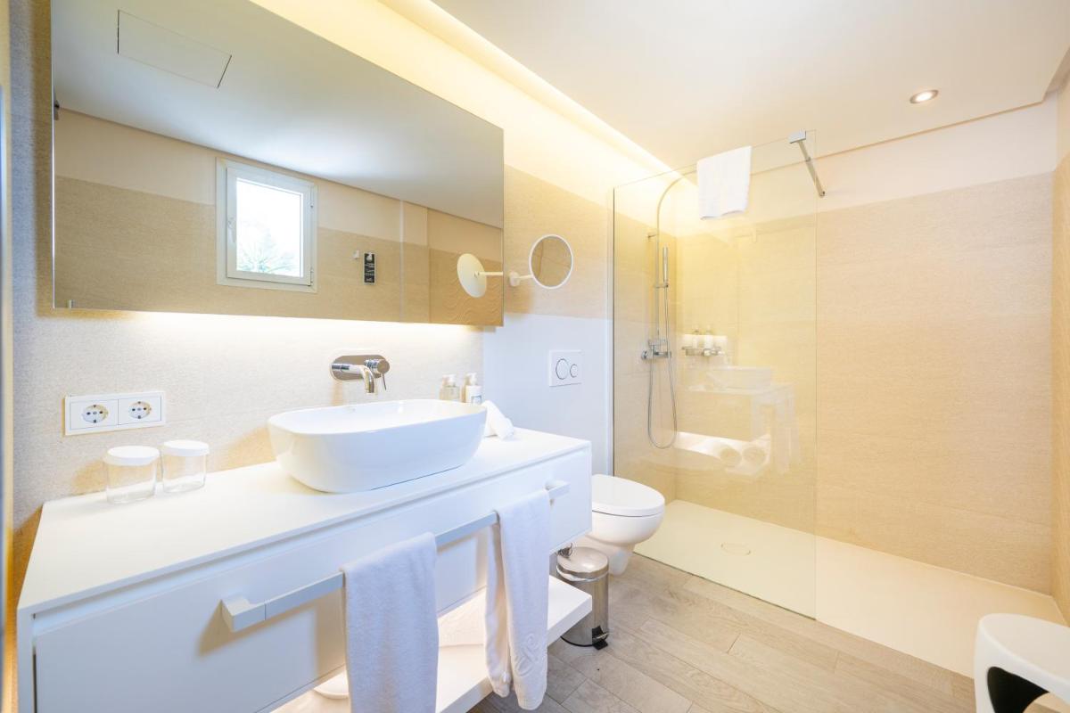 Un baño de Melbeach Hotel & Spa - Adults Only