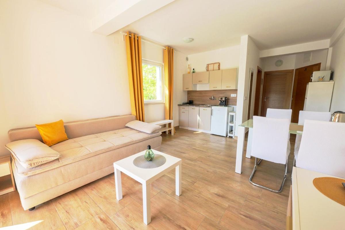 Apartments Chilla *** - Housity