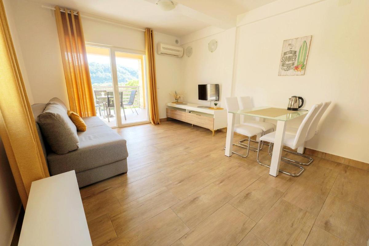 Apartments Chilla *** - Housity