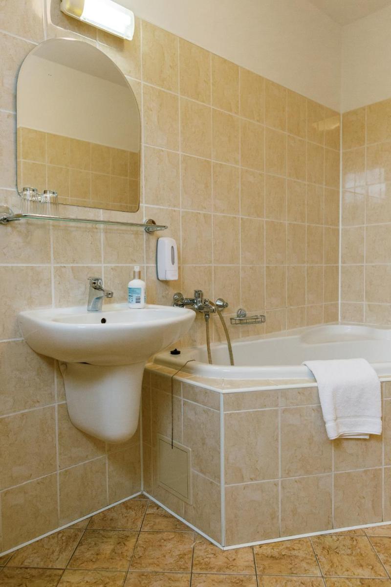 Hotel Tatrawest - Housity