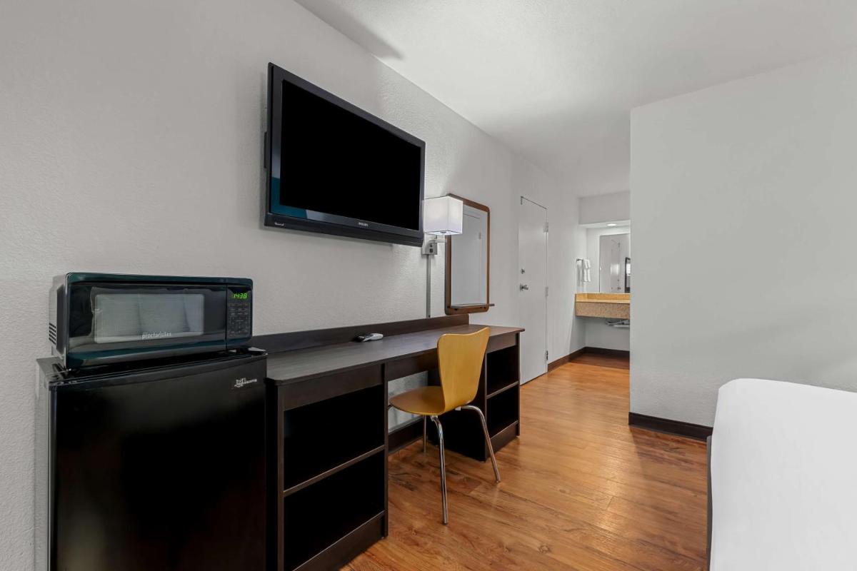 Americas Best Value Inn Hamilton - Housity