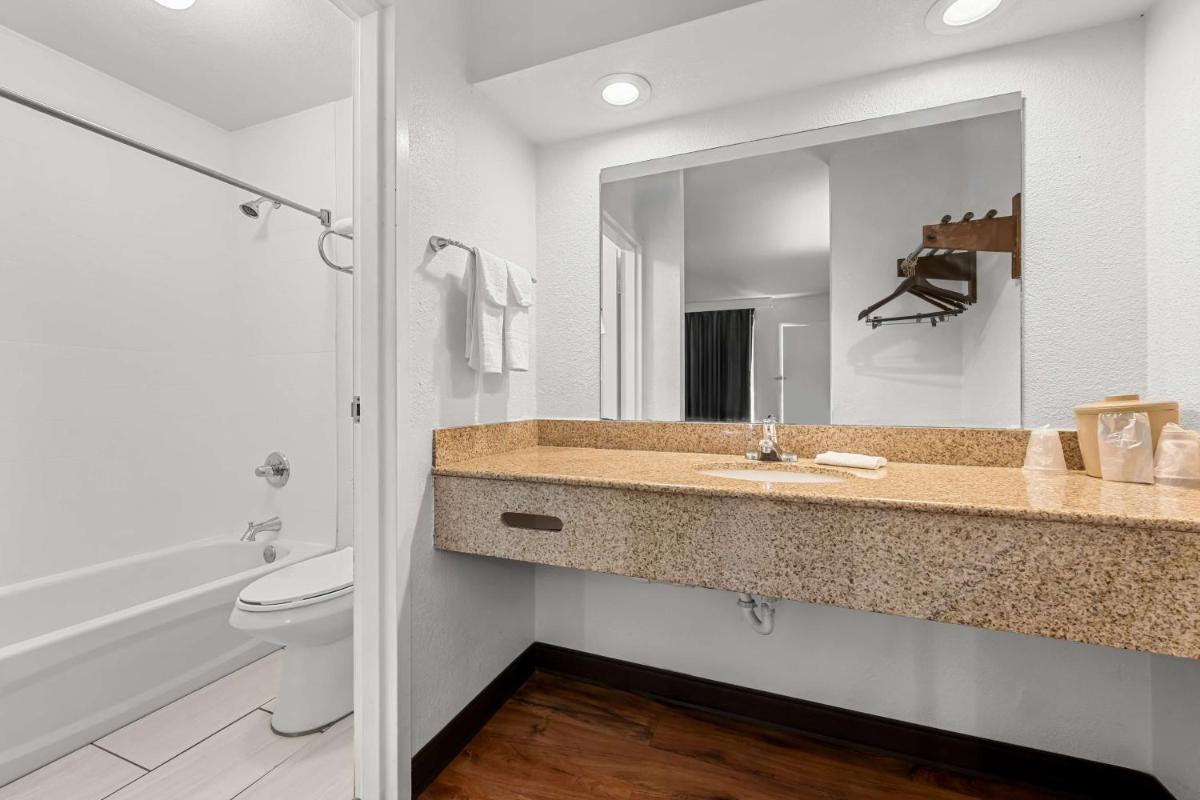 Americas Best Value Inn Hamilton - Housity