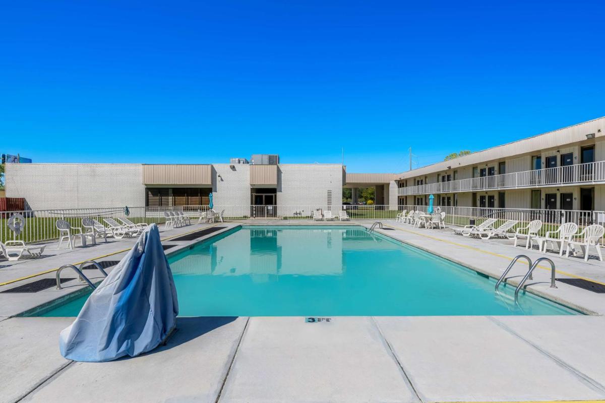Americas Best Value Inn Hamilton - Housity