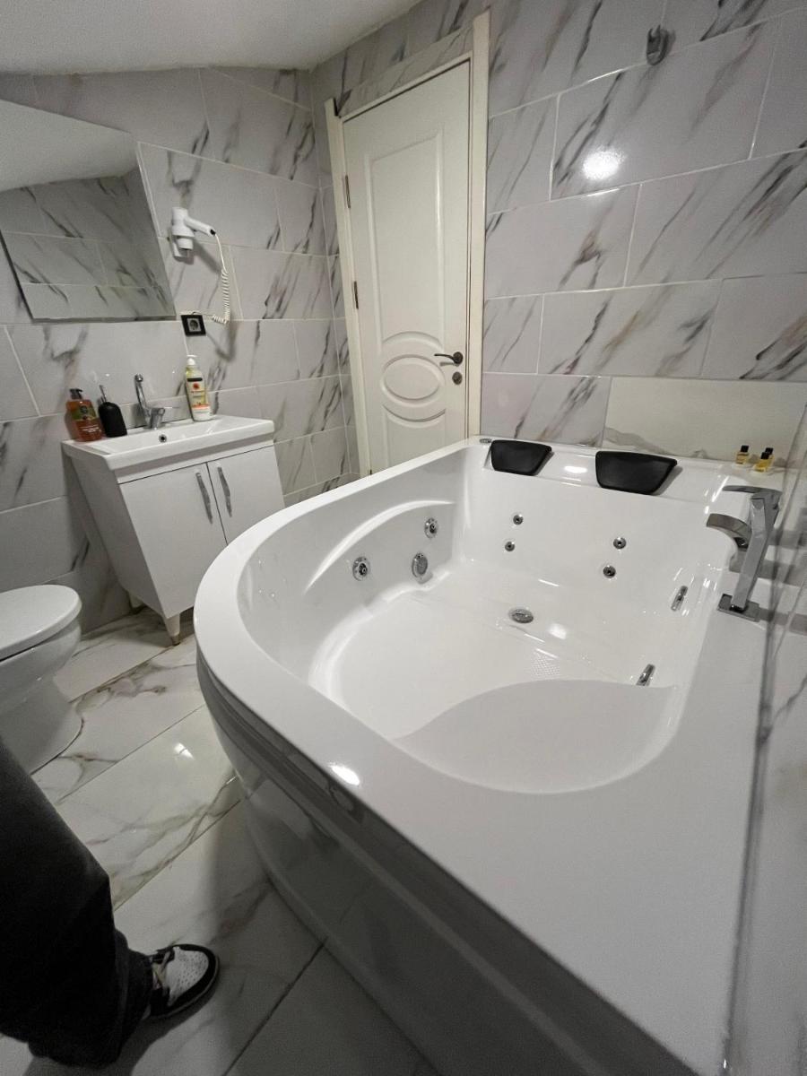 La Vie Suite Hotel - Housity