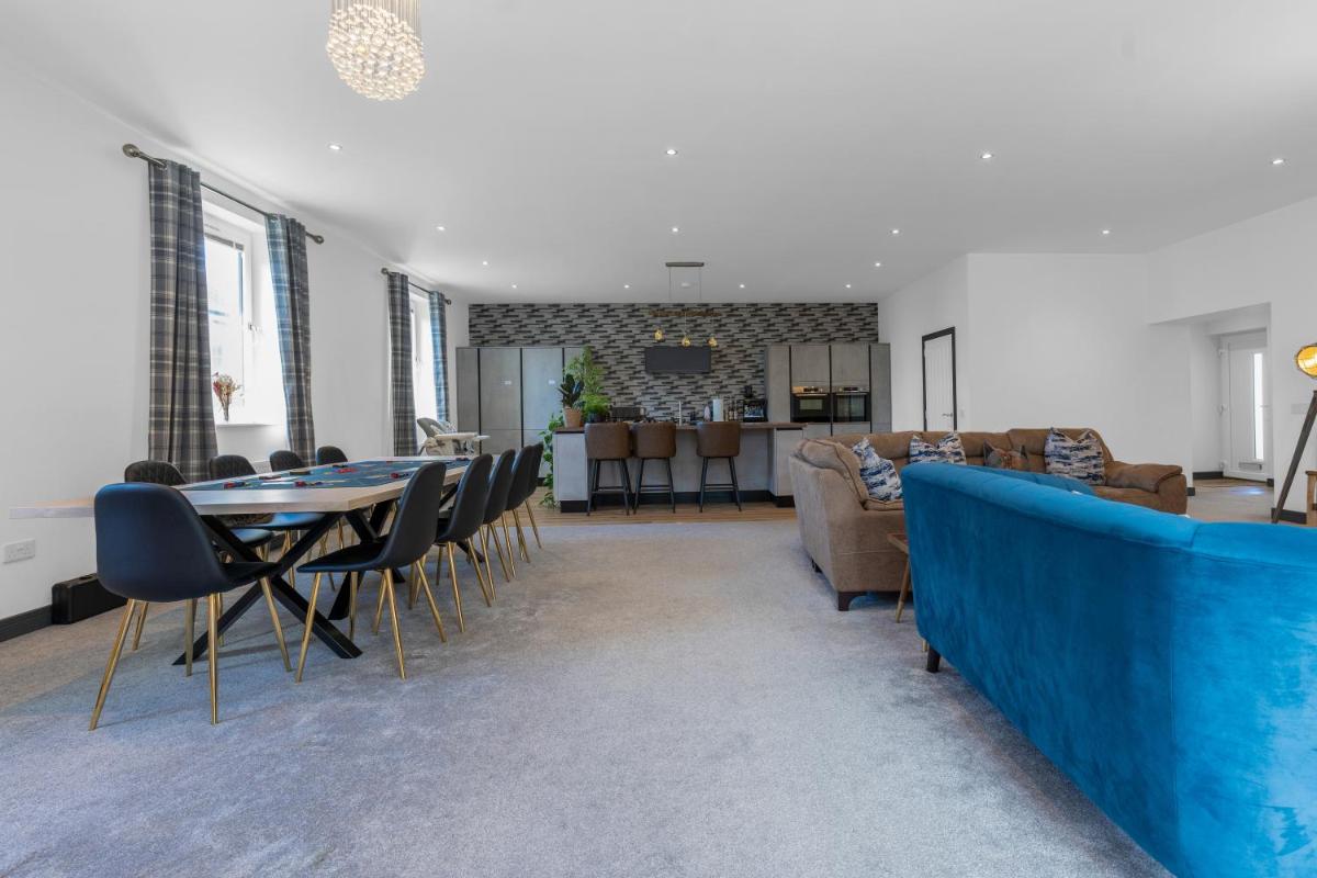 Luxe 5 Bedroom Guardbridge House - St Andrews - Housity