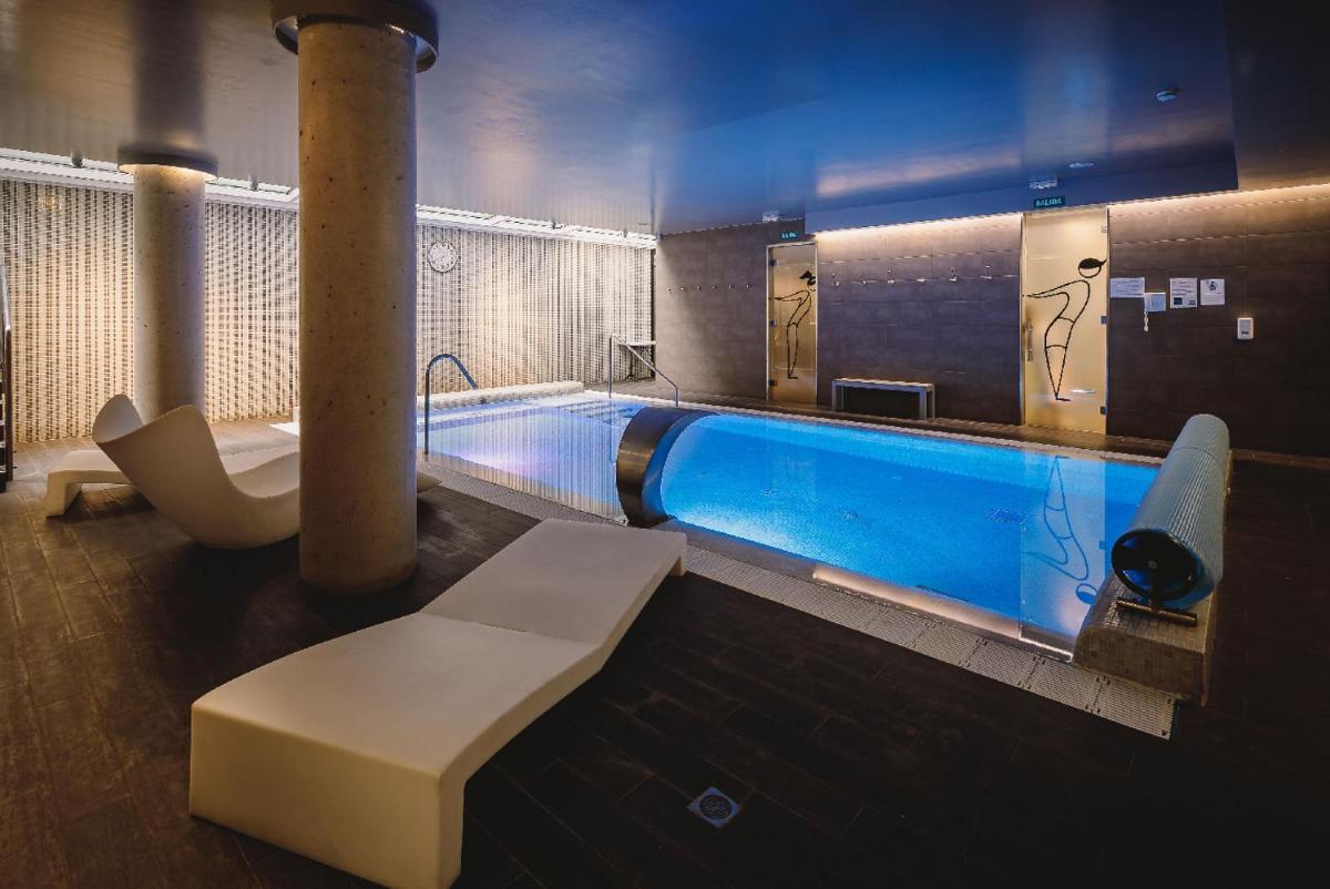 Piscina en o cerca de U-Hotel Spa Ciudad de Astorga