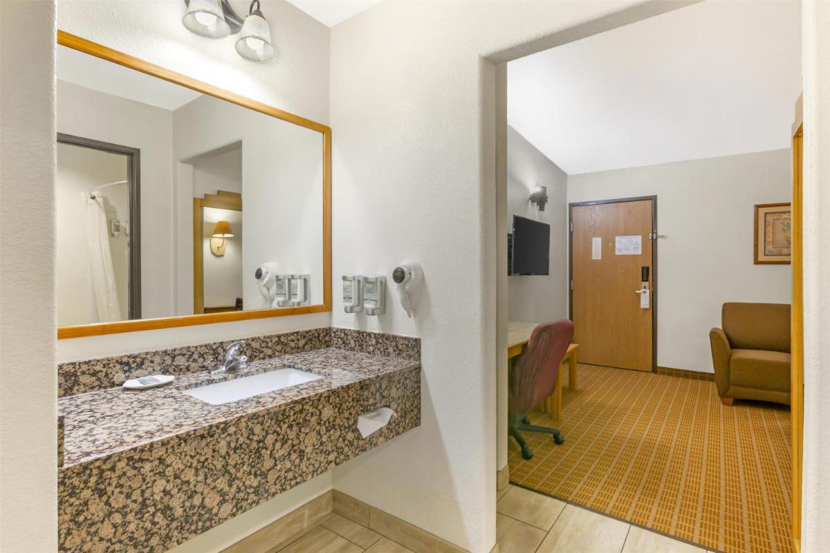 Best Western Gold Canyon Inn & Suites - Housity