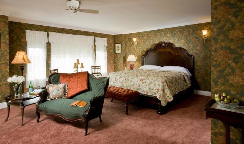 Wilbraham Mansion - Housity