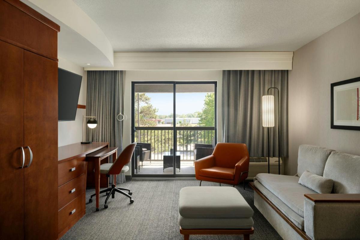Courtyard by Marriott Greenville - Housity