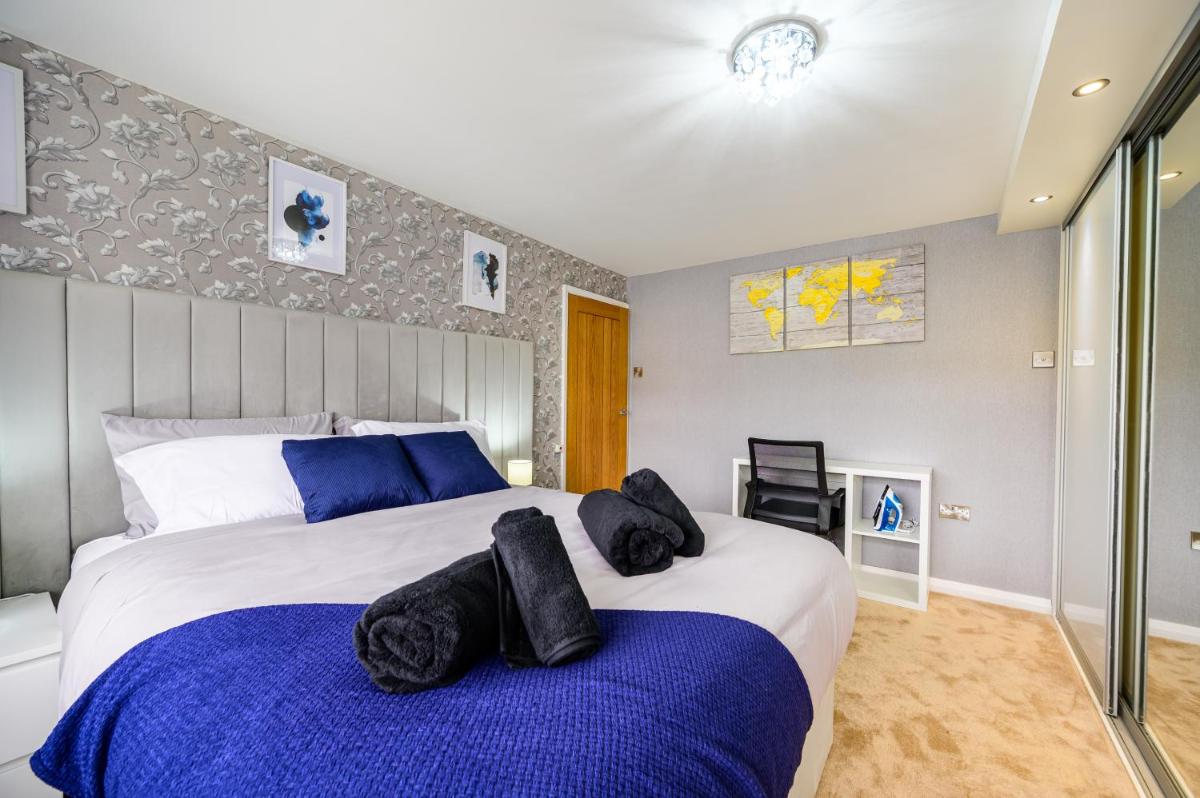 Droylsden Eden - Next to Tram - Free Parking Near Coop- Live & Etihad Stadium - Housity