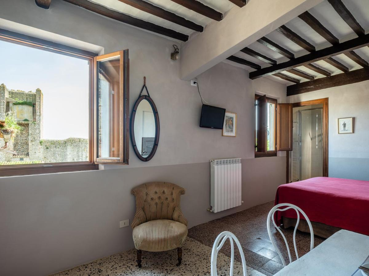 Rooms and Wine al Castello - Housity