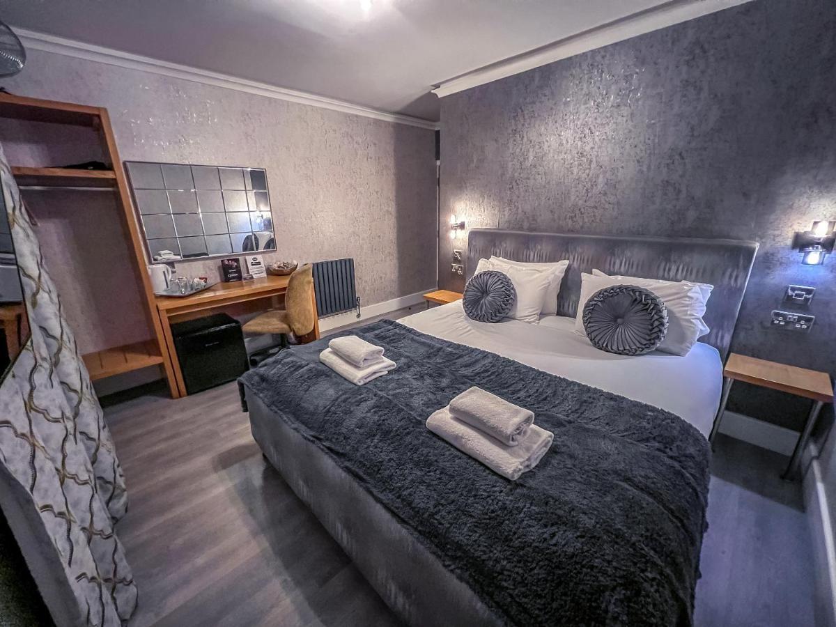 Quayside Hotel & Bar - Housity