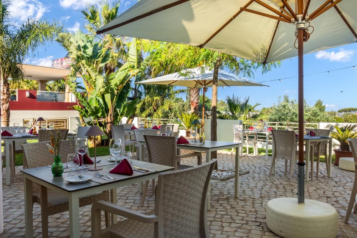 Um restaurante ou outro lugar para comer em Hotel Rural Brícia Du Mar