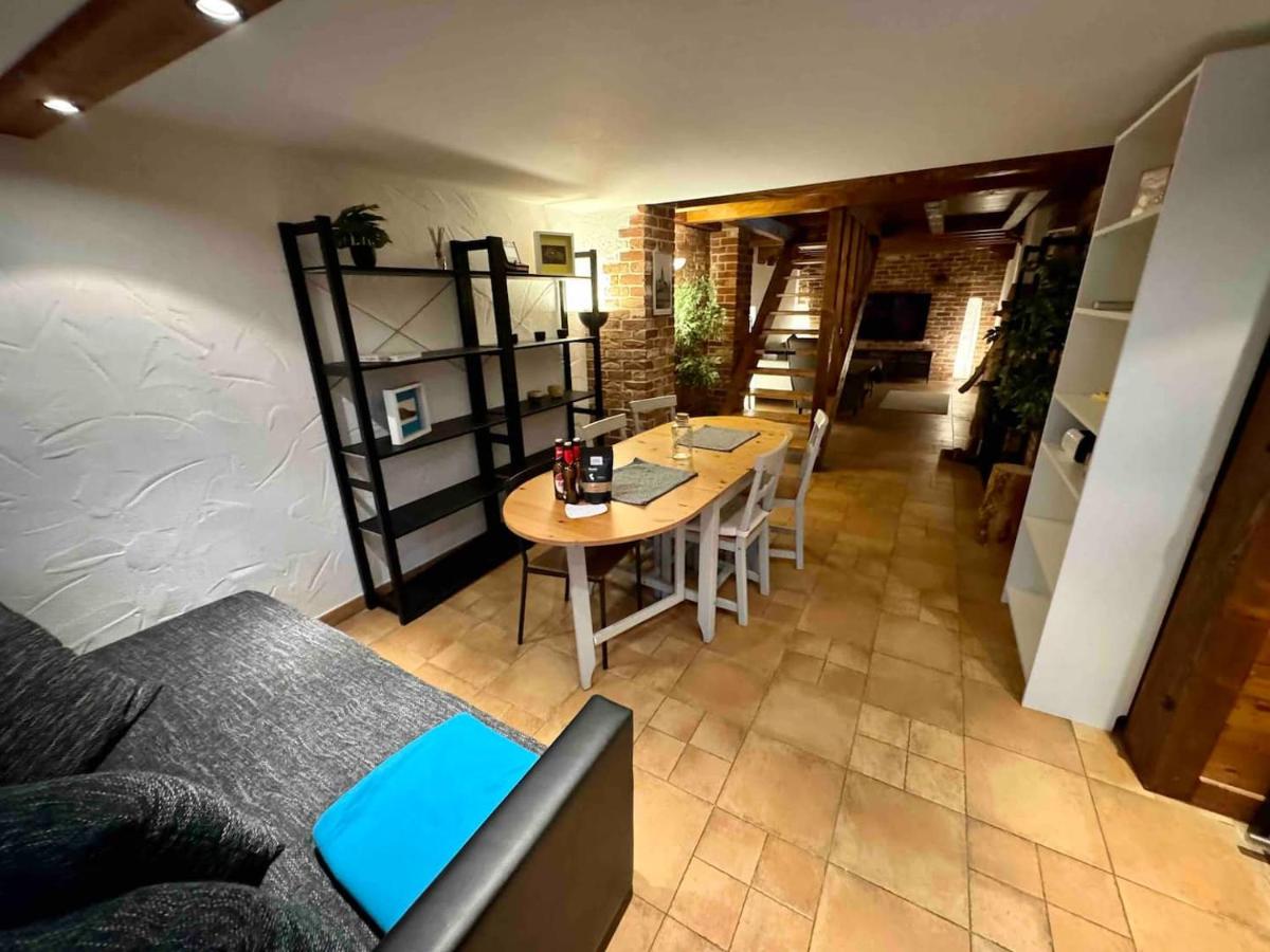 Oldtown Guesthouse Cologne I 100qm I 10m from Rhine - Housity