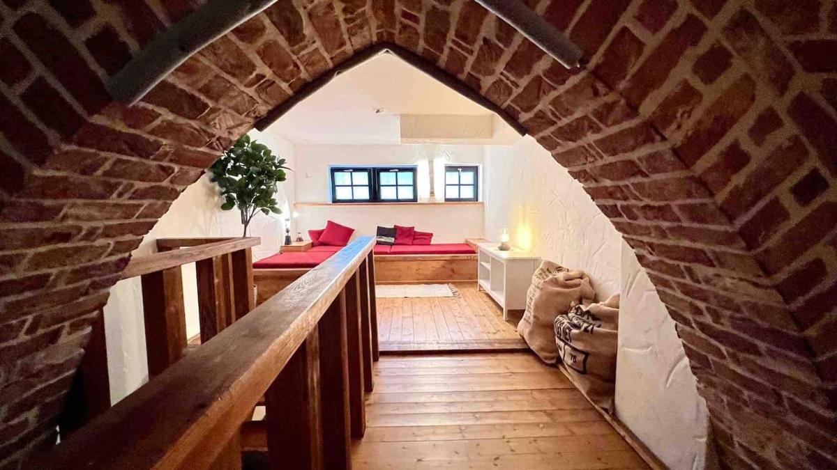 Oldtown Guesthouse Cologne I 100qm I 10m from Rhine - Housity