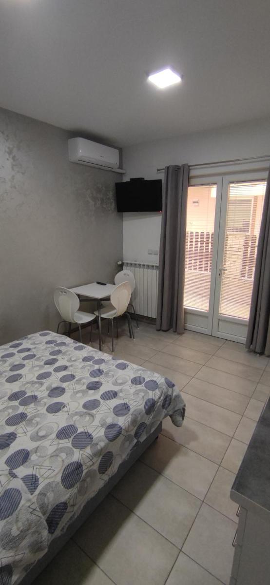 Studia ANIKS - Housity