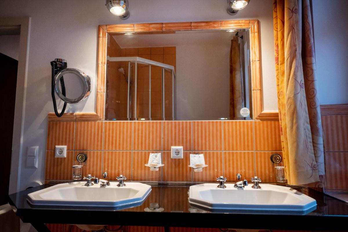 Motorworld Inn Warthausen - Housity