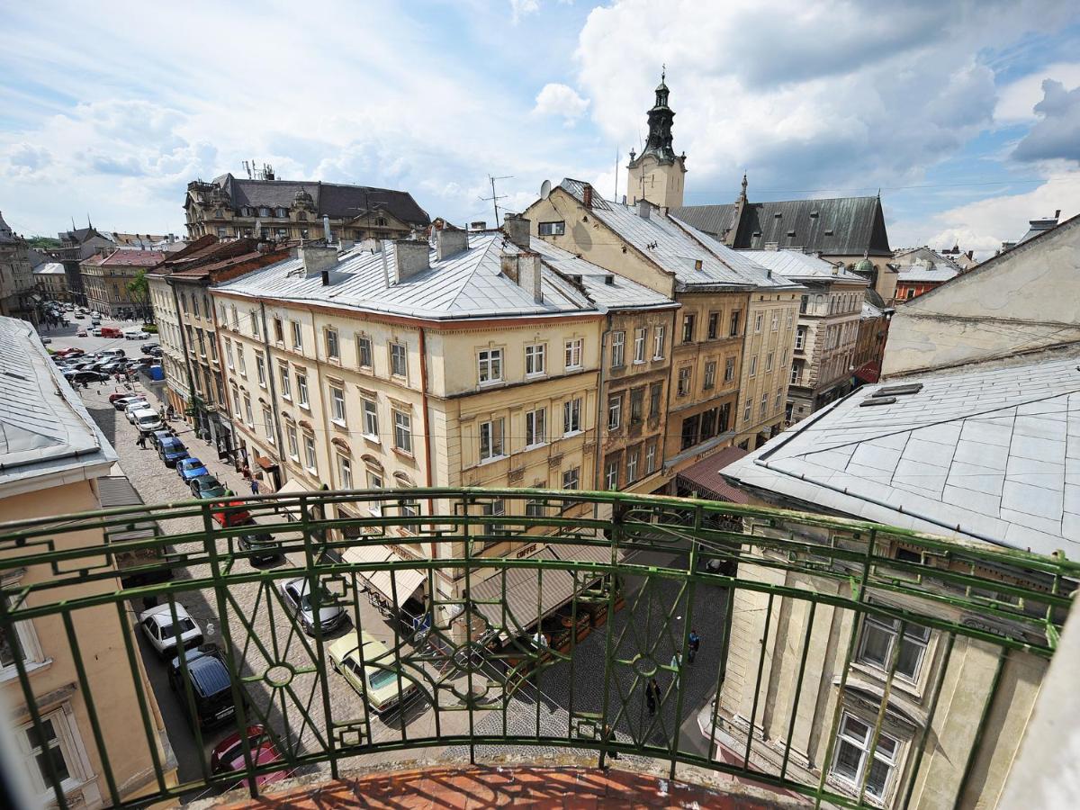 Halytska Street View 4-room Apartment - Housity