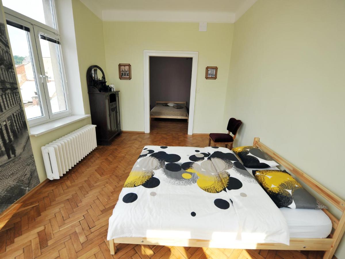 Halytska Street View 4-room Apartment - Housity
