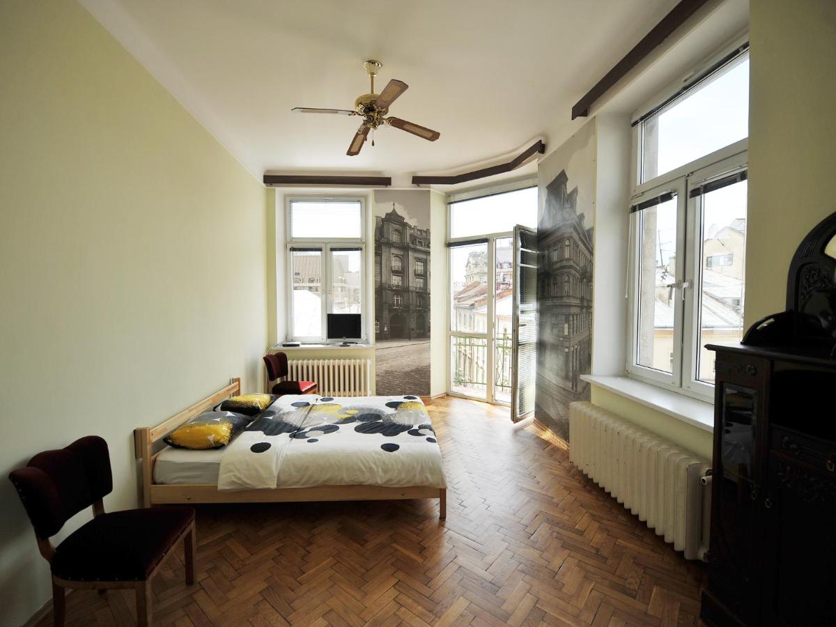Halytska Street View 4-room Apartment - Housity
