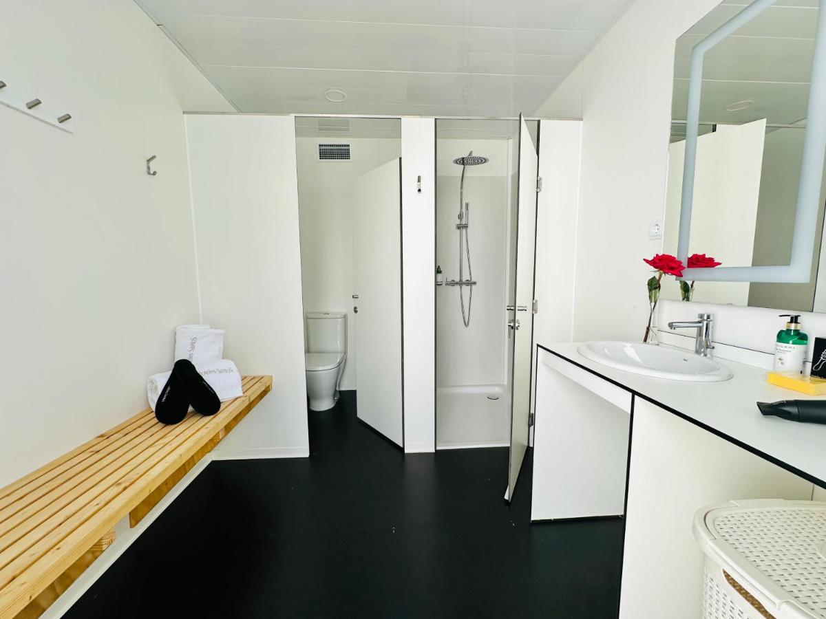 Un baño de Las Arenas Balneario Resort