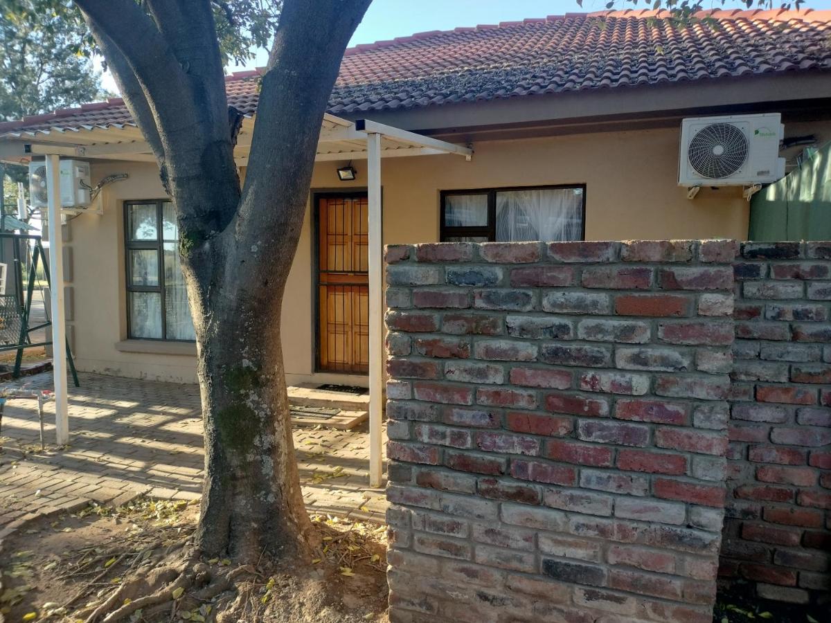 19 Wawiel Guesthouse - Housity