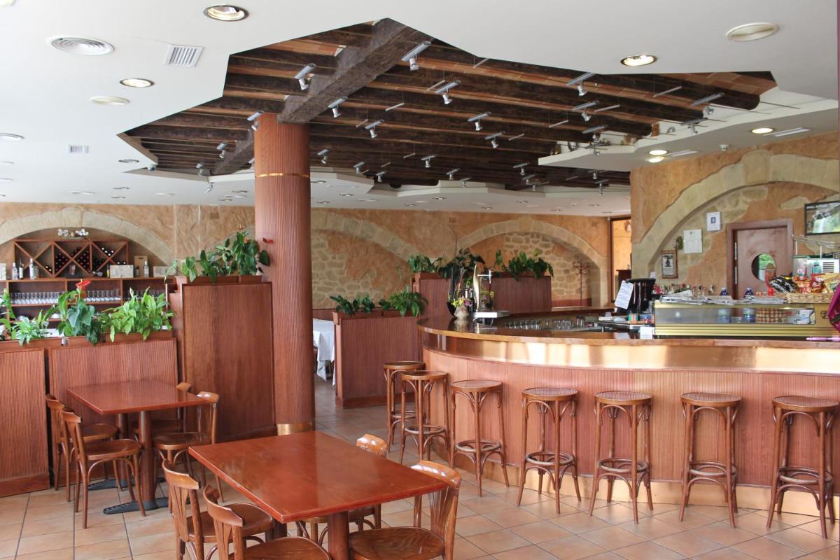 Hotel El Salt - Housity
