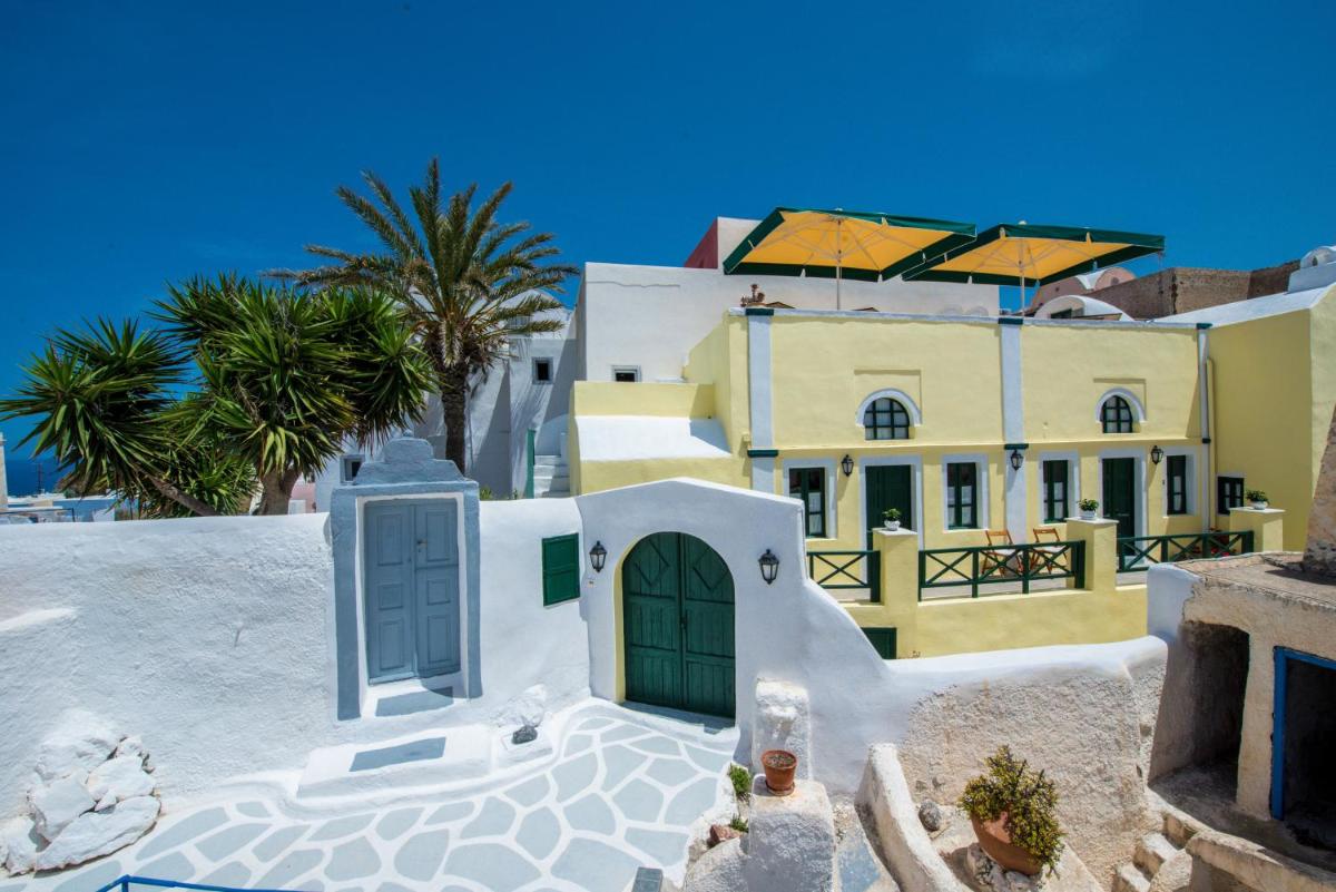Christos Apartments Oia - Housity