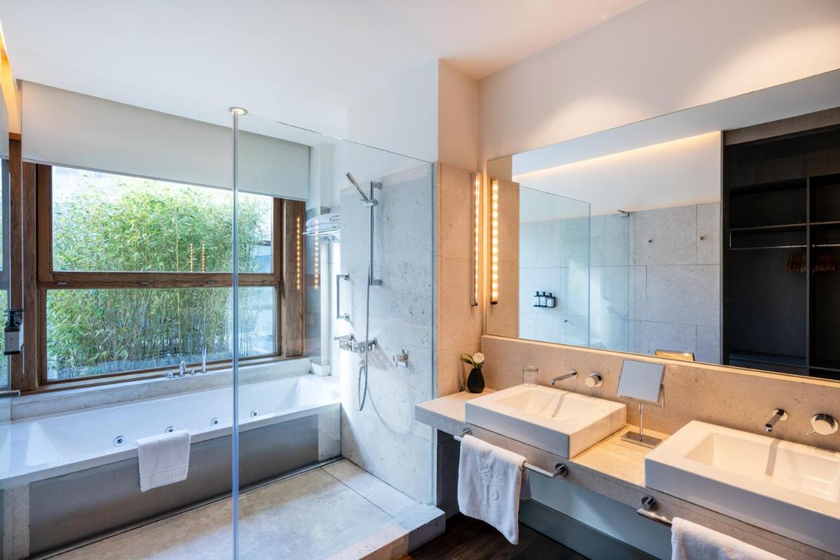 Un baño de Parador de Alcalá de Henares