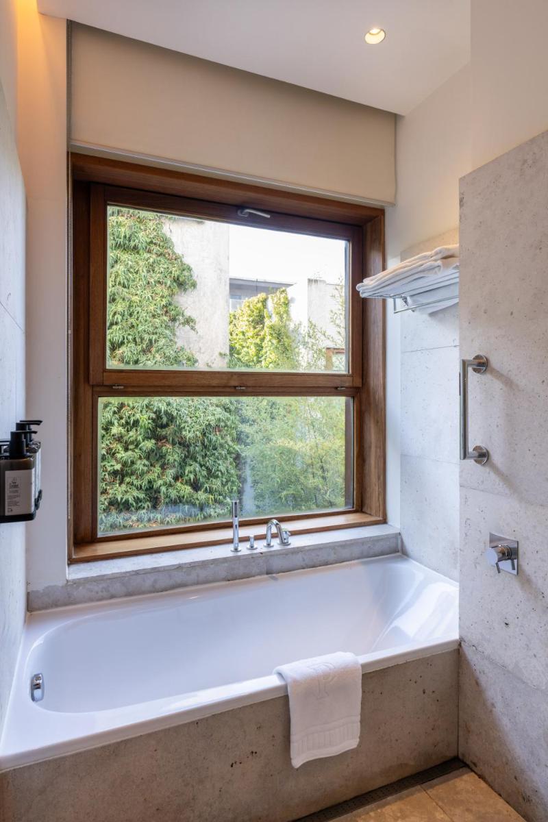 Un baño de Parador de Alcalá de Henares