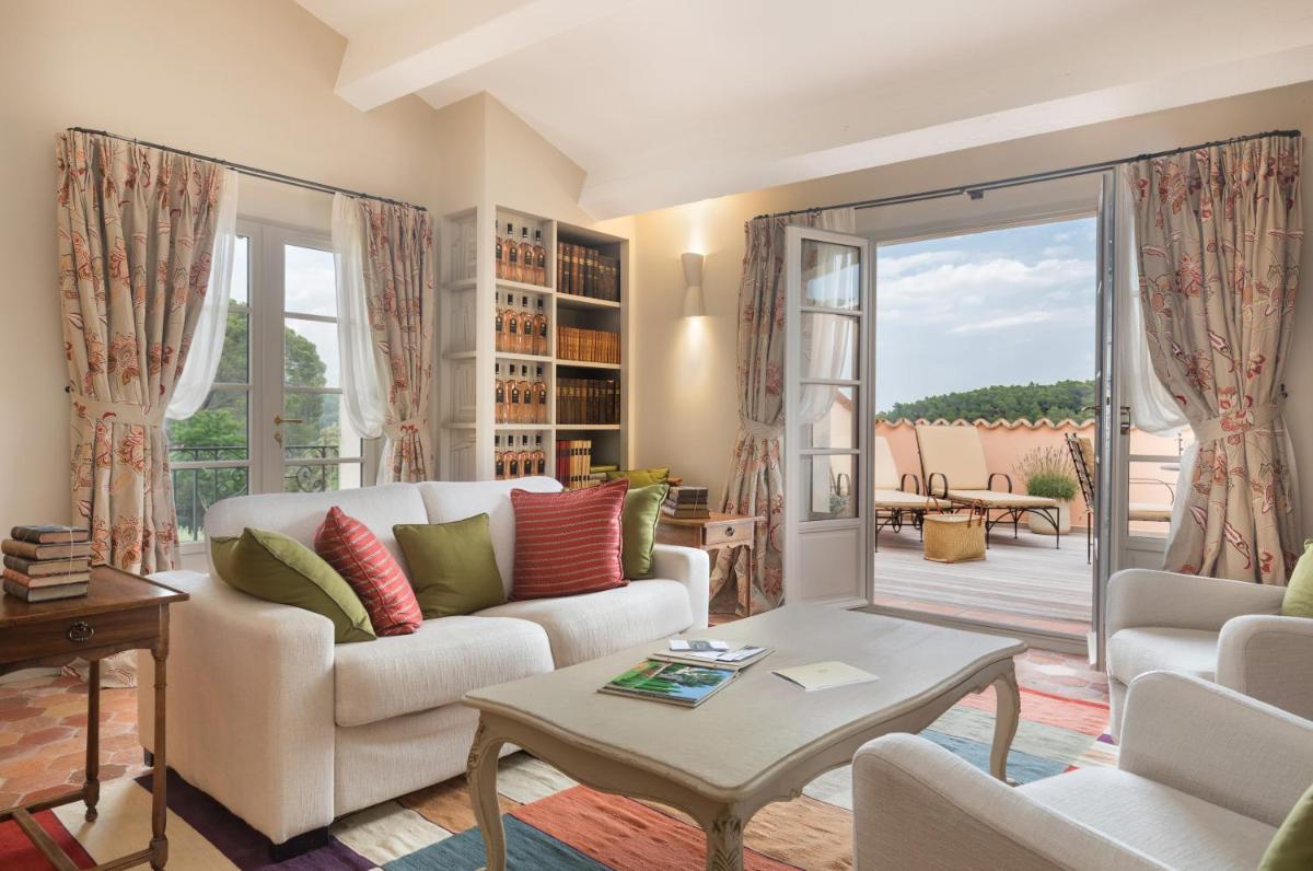 Coin salon dans l'établissement Château de Berne