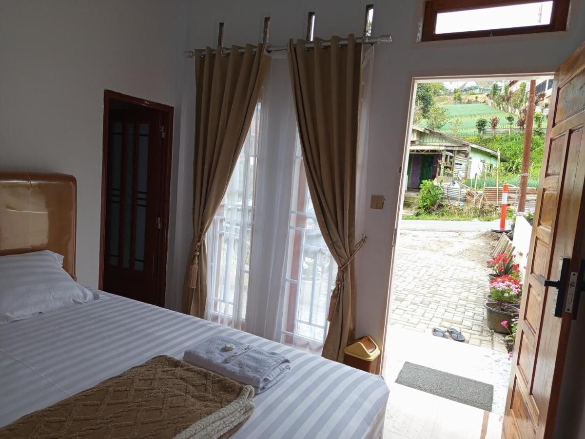 M2 Homestay Berastagi - Housity