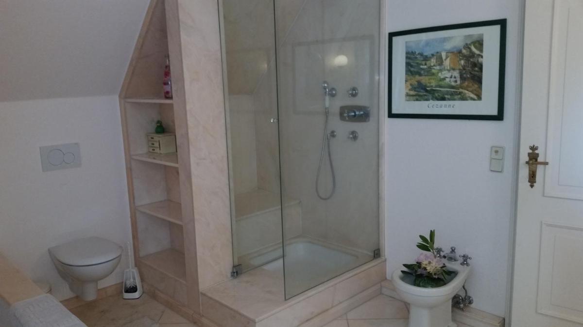 Zimmer mit Teichblick - Housity