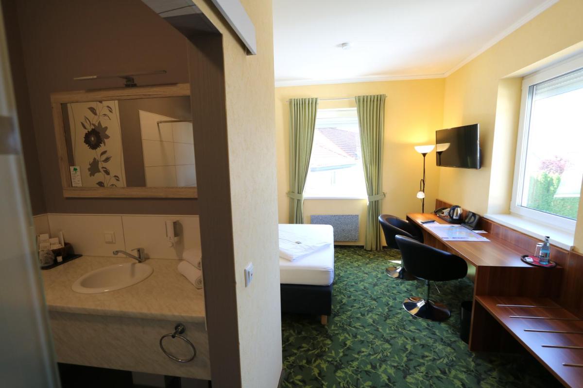 Hotel Deutscher Hof - Housity