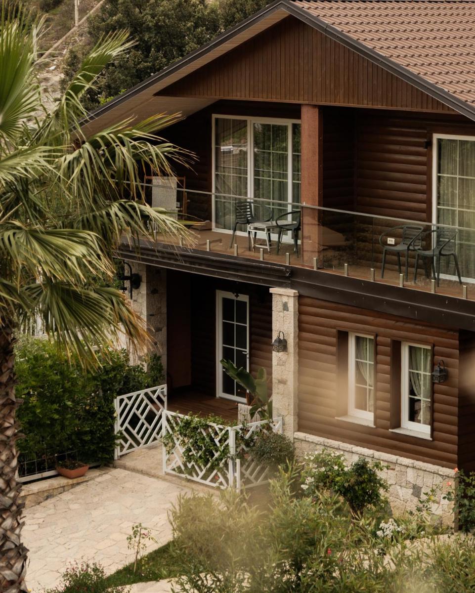 Bianca Hotel & Villa - Housity