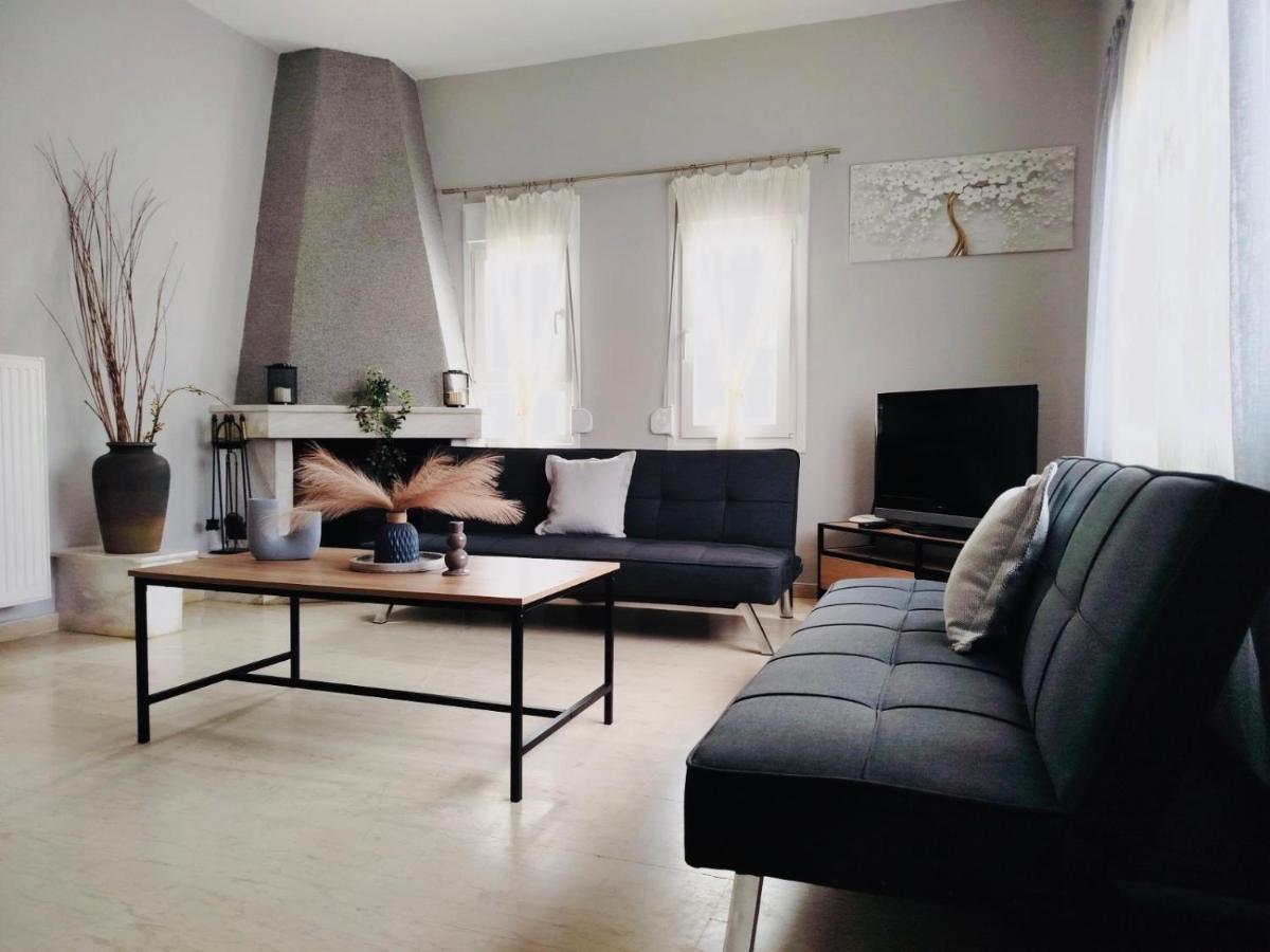 Nikoshouse apartment paralia ofriniou - Housity