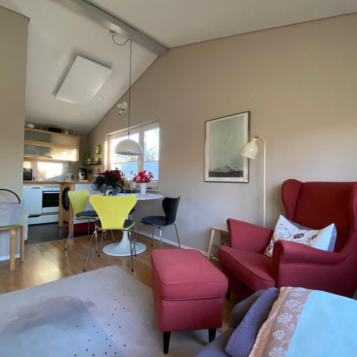 Schwedenhaeuschen-am-See-einfach-Lagom - Housity