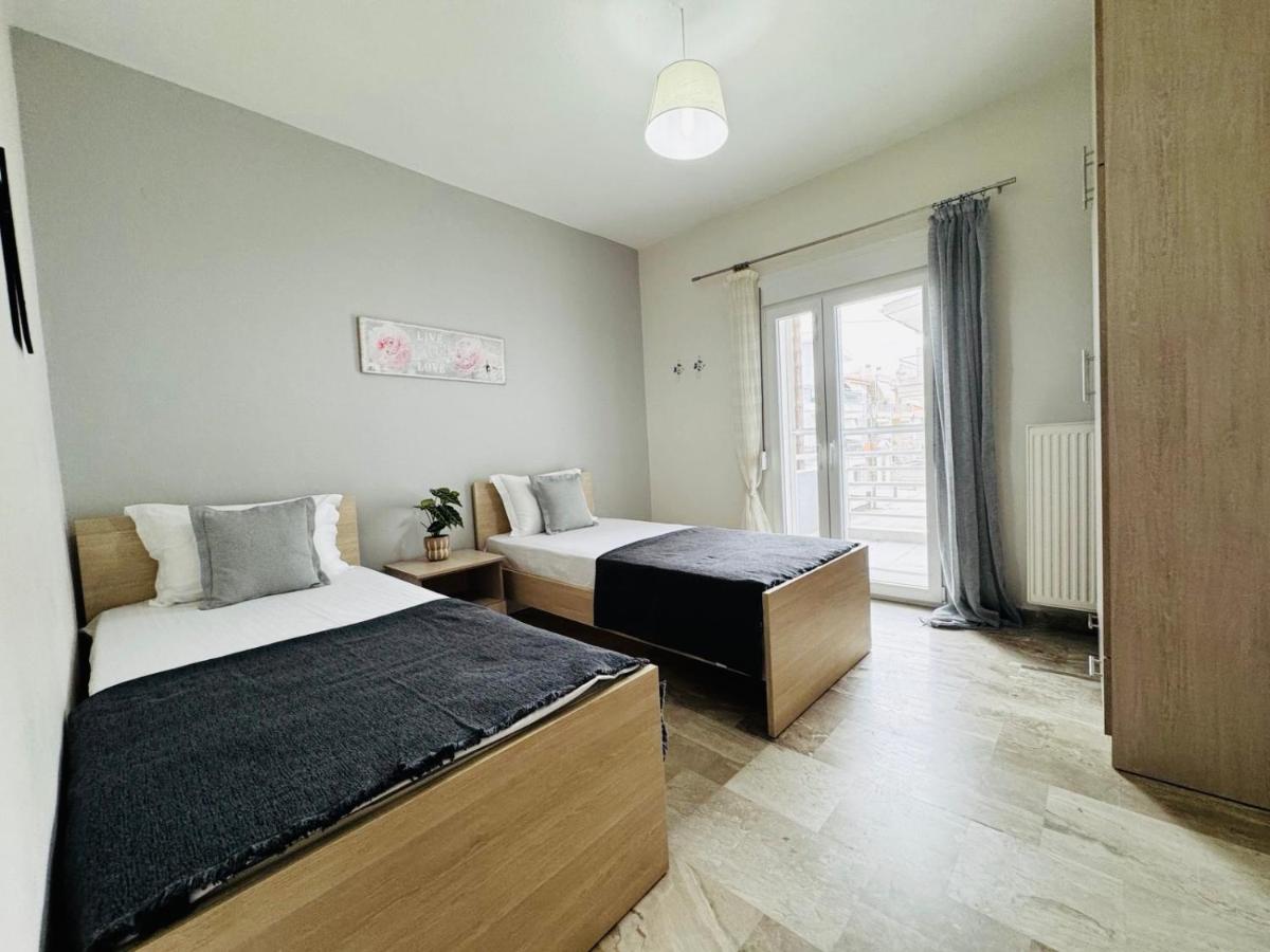 Nikoshouse apartment paralia ofriniou - Housity