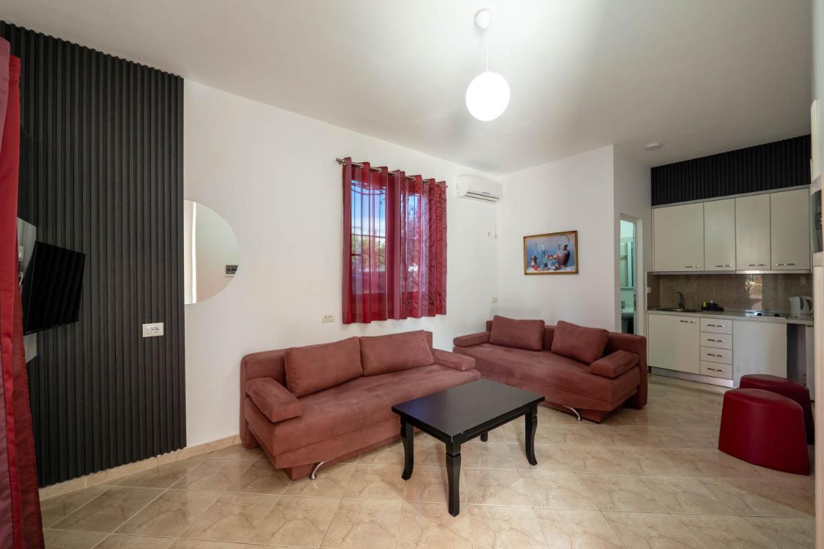 Flower Garden Villa - Housity