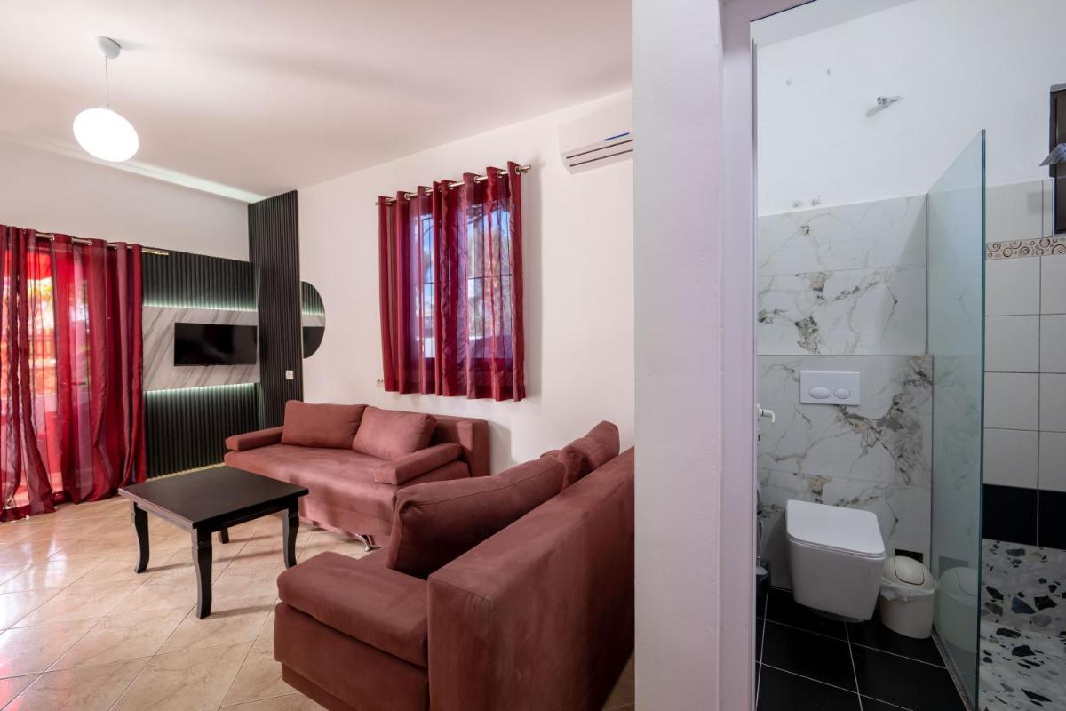 Flower Garden Villa - Housity
