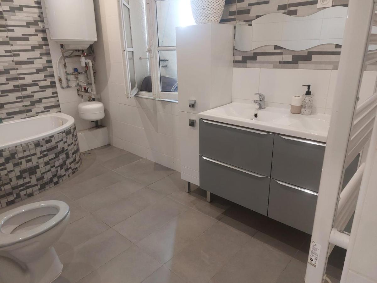 VILLA BELLA avec piscine et jacuzzi - Housity