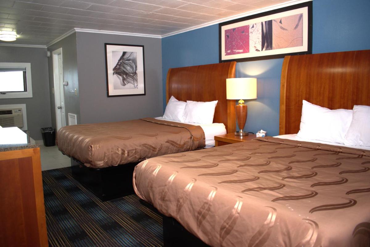 Pilgrim Inn & Cottages - Housity