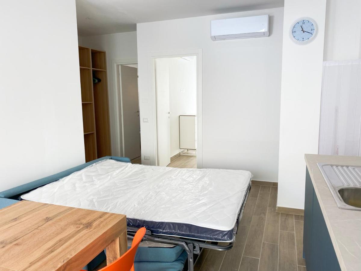 Conero-Alba al Mare-Delfino-1 min a piedi dal mare - Housity