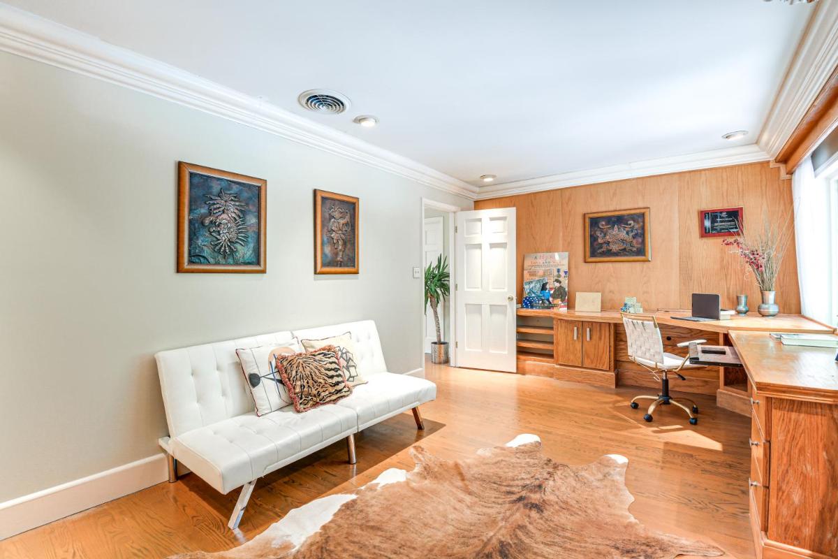 Quiet Getaway with Deck 18 Mi to Downtown Baltimore - Housity